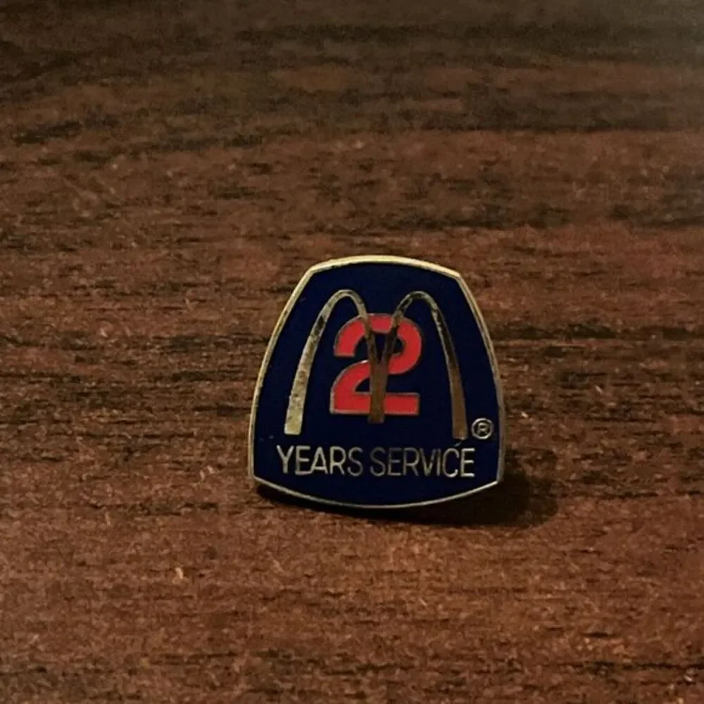 McDonald's Two 2‎ Years Of Service Employee Lapel Hat Pin
